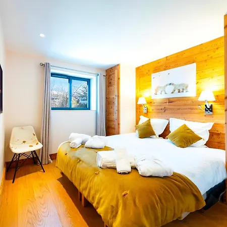 Chalet Les Clarines D'or,villa Avec Piscine,jacuzzi Et Sauna , Aux Pieds Des Pistes De , Pour 12 Personnes Courchevel