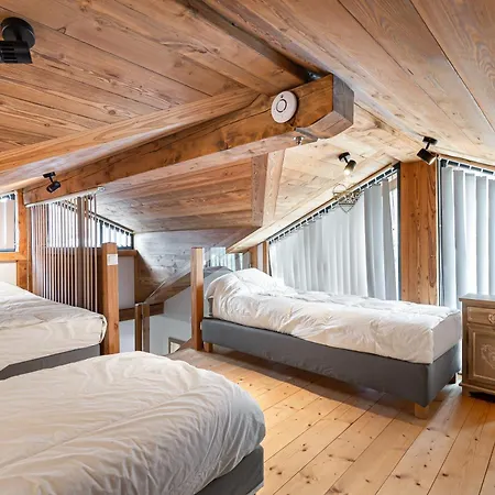 Chalet Les Clarines D'or,villa Avec Piscine,jacuzzi Et Sauna , Aux Pieds Des Pistes De , Pour 12 Personnes Courchevel
