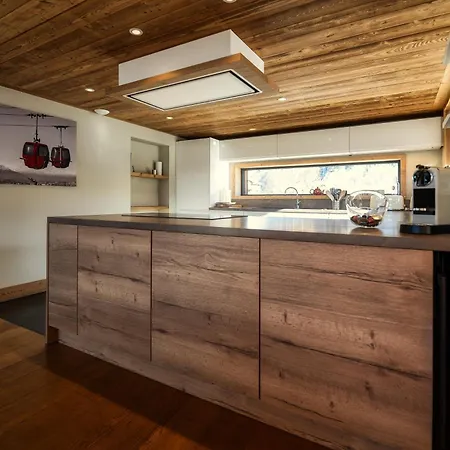 Les Clarines D'or,villa Avec Piscine,jacuzzi Et Sauna , Aux Pieds Des Pistes De , Pour 12 Personnes Chalet Courchevel