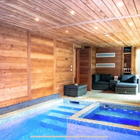 Chalet Les Clarines D'or,villa Avec Piscine,jacuzzi Et Sauna , Aux Pieds Des Pistes De , Pour 12 Personnes Courchevel